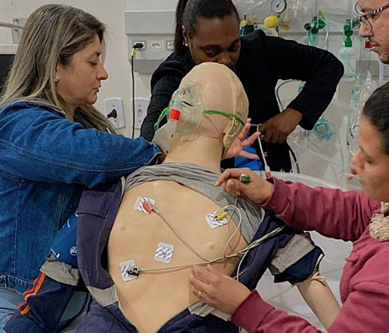 Prefeitura promove treinamento sobre parada cardiorrespiratória para equipe da UPA