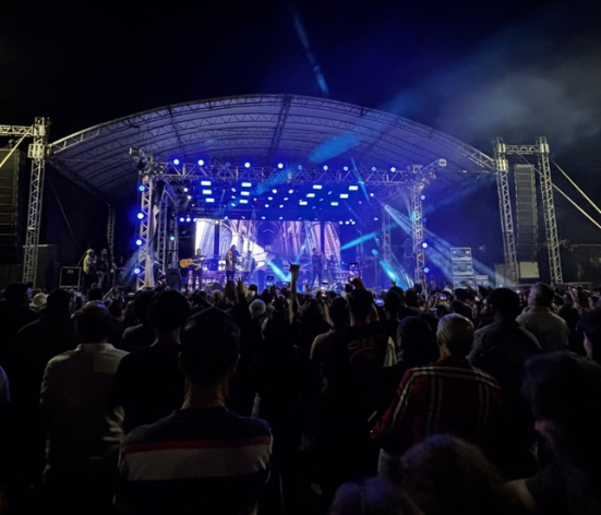 FESTIVAL SERTANEJO REÚNE CERCA DE 8 MIL PESSOAS EM SANTA CRUZ DO RIO PARDO