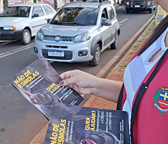 Campanha 'Não Dê Esmolas' conscientiza população sobre malefícios da prática