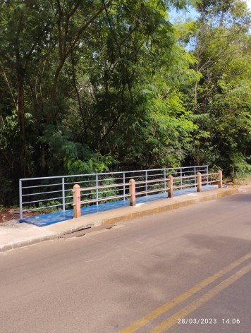 [TURISMO] PREFEITURA IMPLANTA PASSARELA PARA PEDESTRES EM PONTE DA CIDADE
